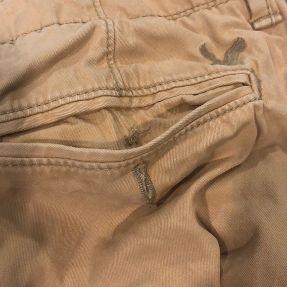 American Eagle Khaki Pants, missing back button - Picture 4 of 4